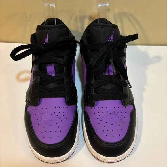 Air Jordan 1 Low Purple Venom/Black Boys Size 4.5 - Picture 4 of 9